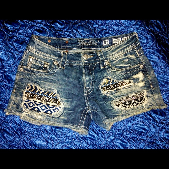 Miss Me Shorts - Picture 1 of 4